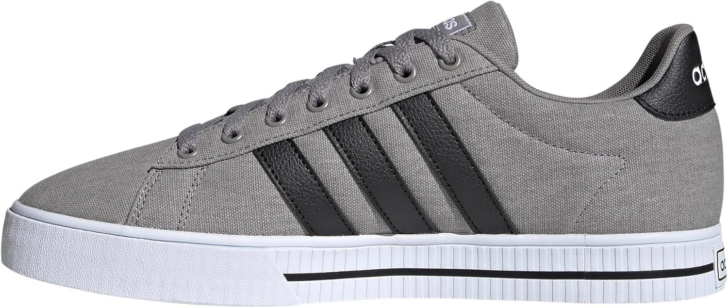 Compare runners vs sneaks: tested comfort, style & fit showdown